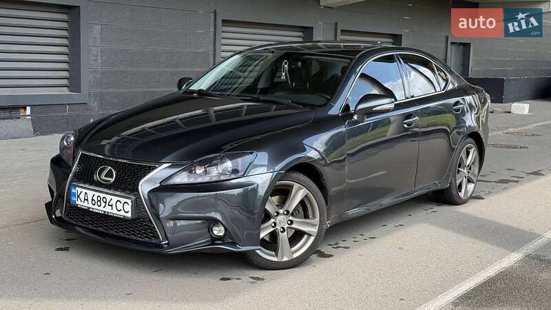 Lexus IS 2011