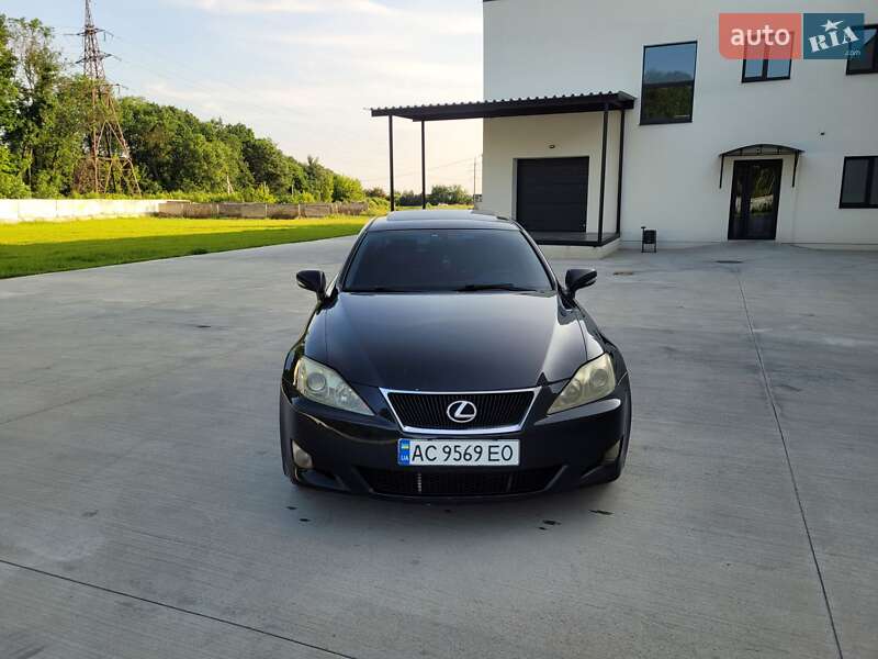 Седан Lexus IS 2010 в Луцке