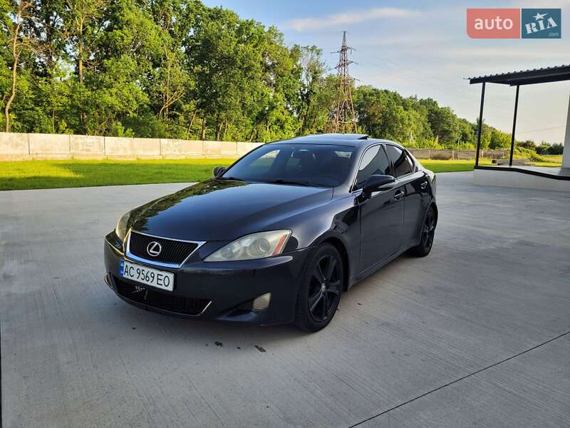 Седан Lexus IS 2010 в Луцке