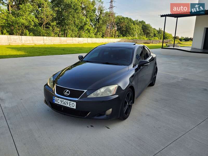 Седан Lexus IS 2010 в Луцке