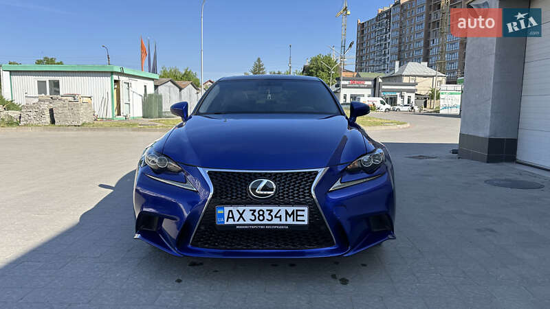 Седан Lexus IS 2016 в Ивано-Франковске