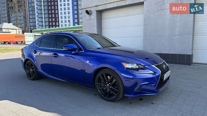 Седан Lexus IS 2016 в Ивано-Франковске
