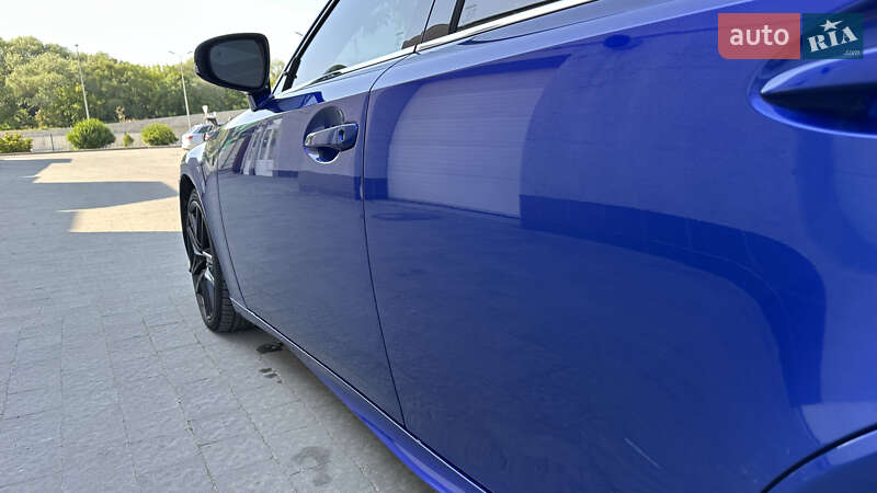 Седан Lexus IS 2016 в Ивано-Франковске