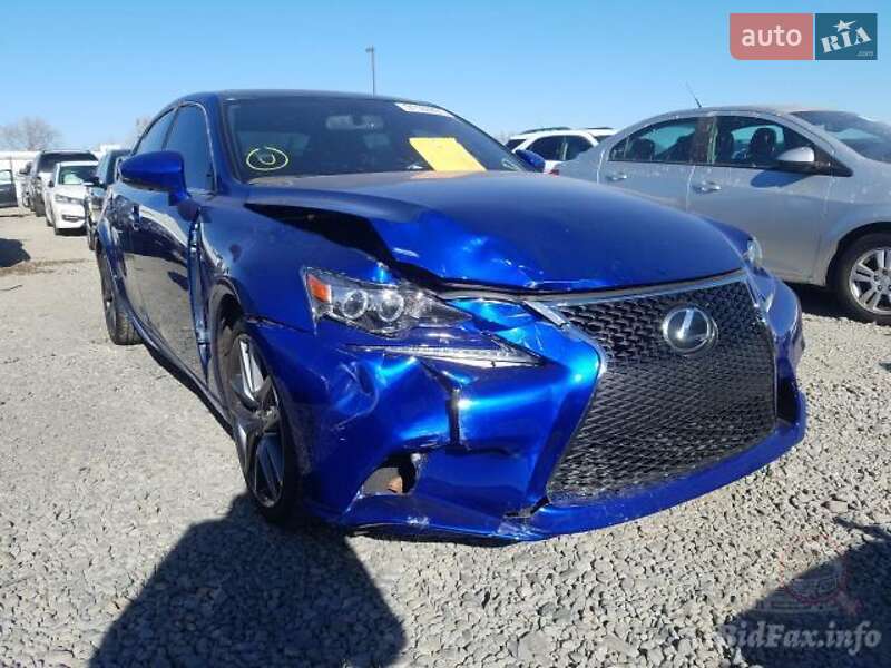 Седан Lexus IS 2016 в Ивано-Франковске