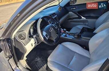 Седан Lexus IS 2012 в 