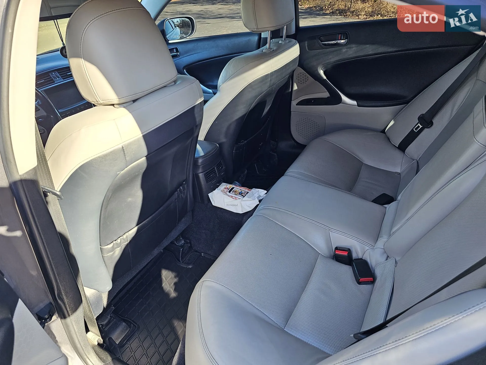 2012 Lexus IS - мініатюра 13