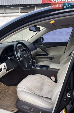 Седан Lexus IS 2011 в 