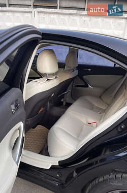 Седан Lexus IS 2011 в 