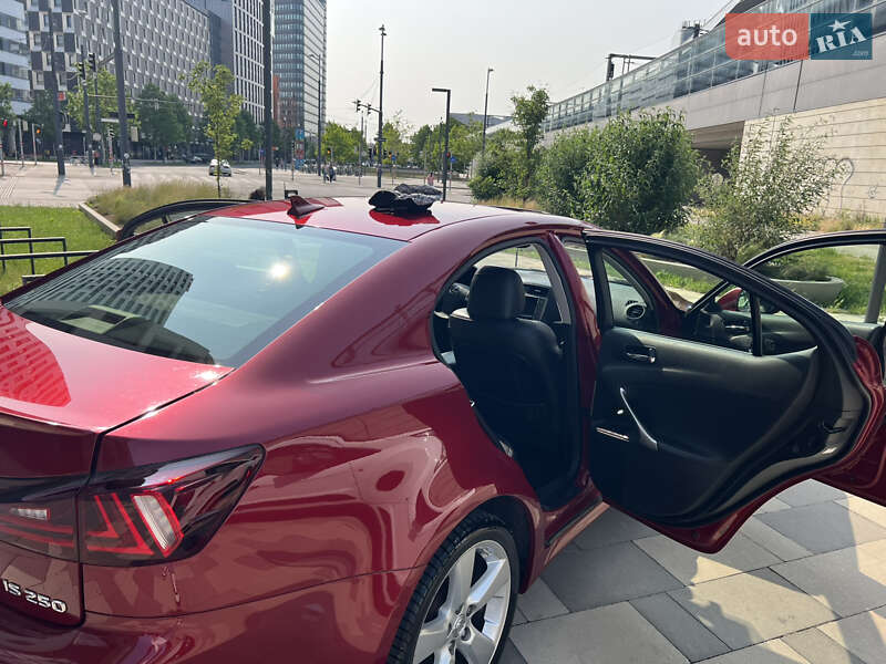 Седан Lexus IS 2012 в Киеве