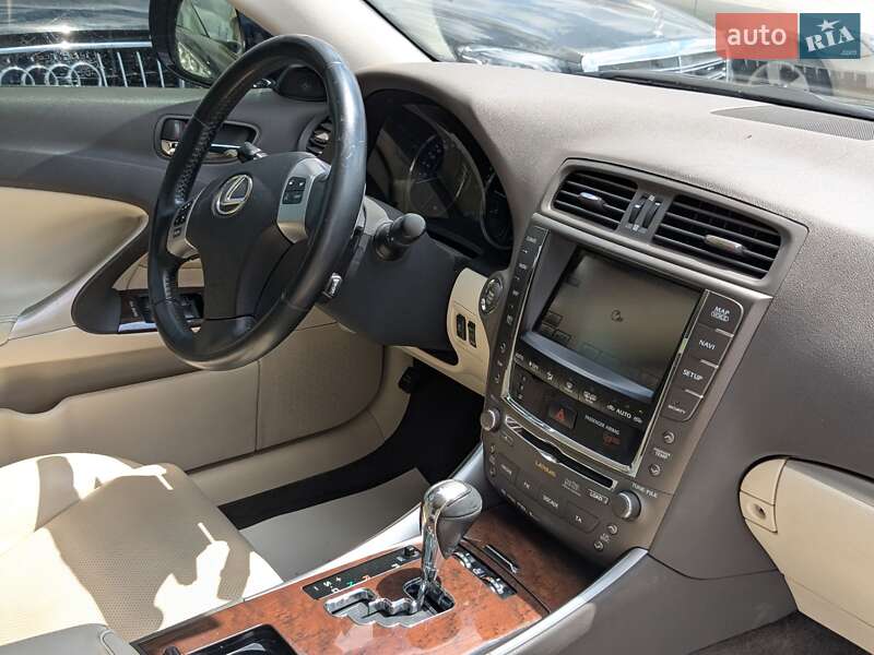 Седан Lexus IS 2011 в Києві