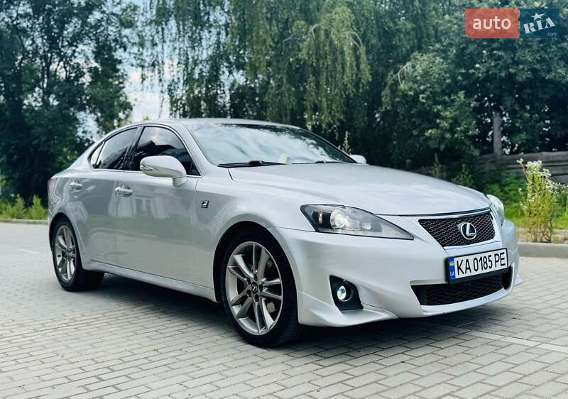 Lexus IS 2011