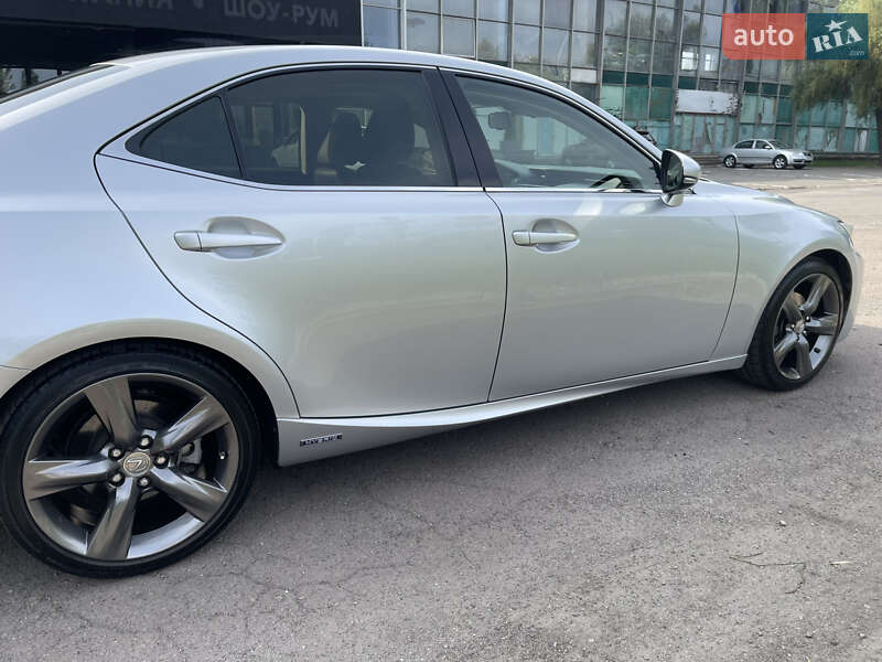 Седан Lexus IS 2014 в Киеве