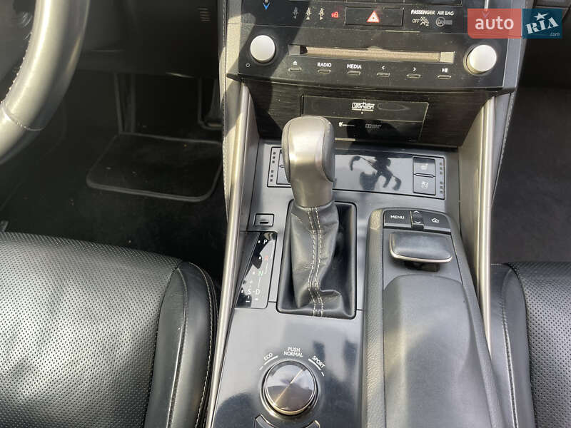 Седан Lexus IS 2014 в Киеве