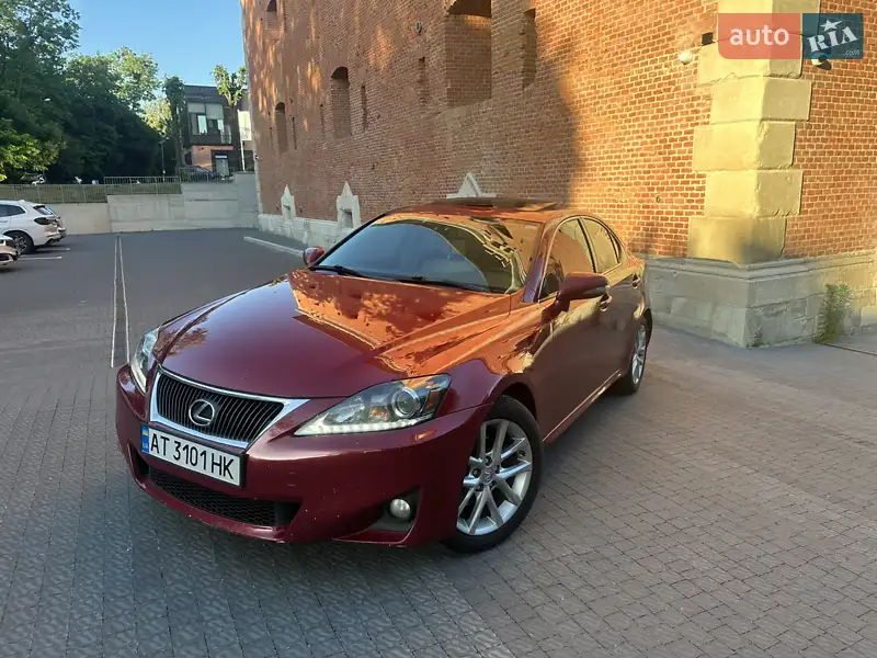 Lexus IS 2011