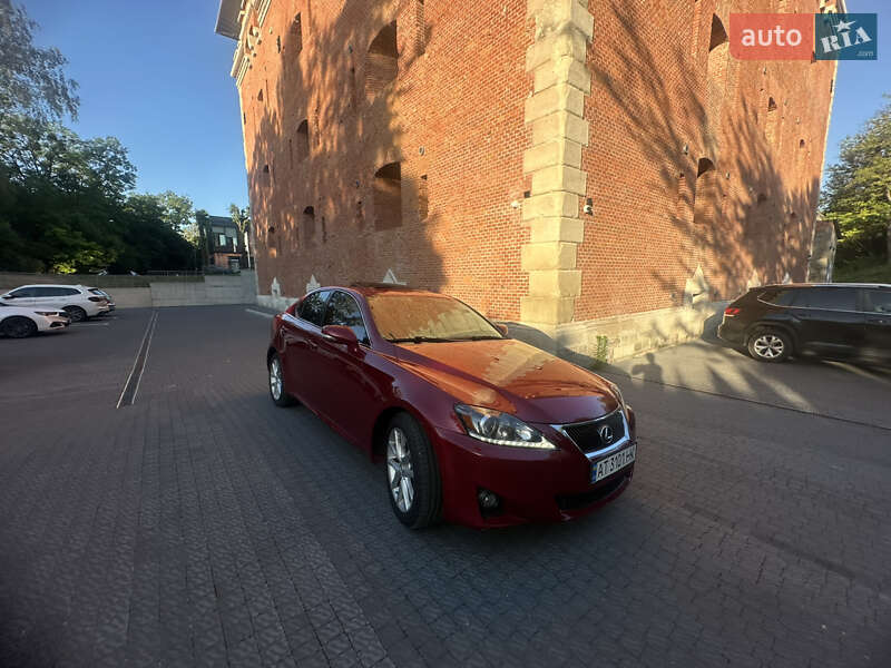 Седан Lexus IS 2011 в Львове