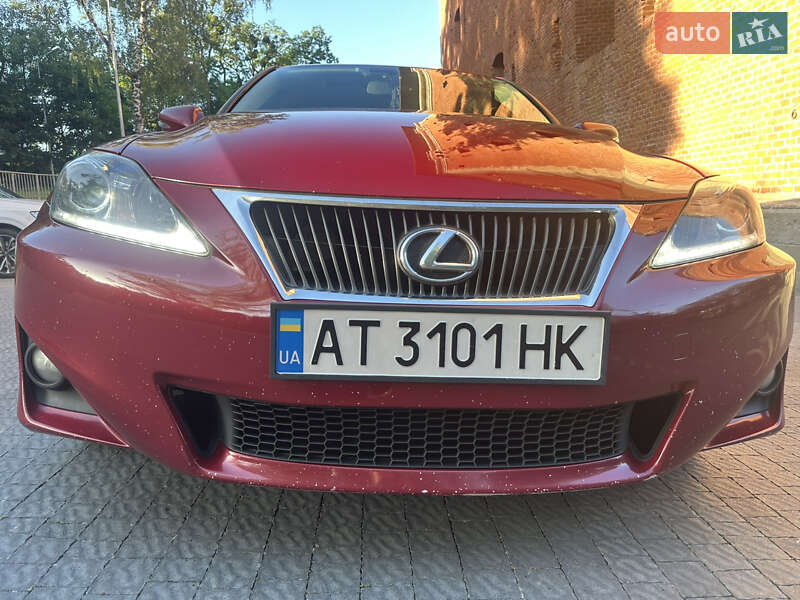 Седан Lexus IS 2011 в Львове