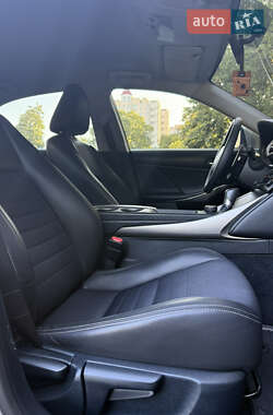 Седан Lexus IS 2013 в 