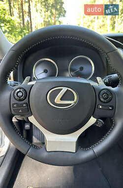 Седан Lexus IS 2015 в 