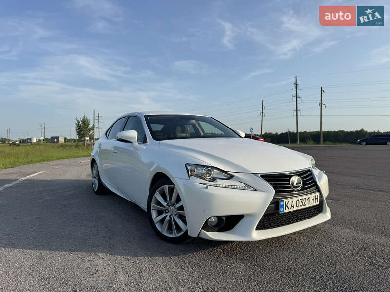 Lexus IS 2013