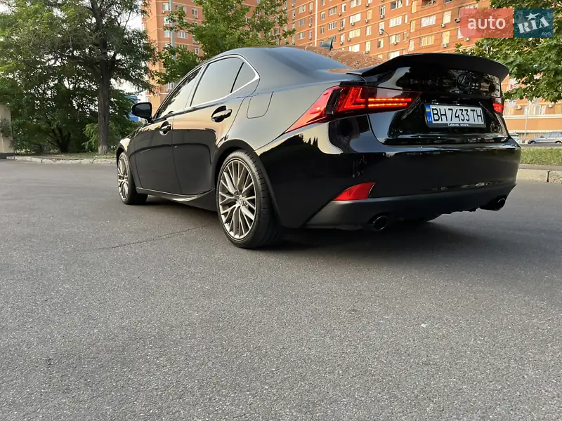 Lexus IS 2013