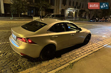 Седан Lexus IS 2015 в 