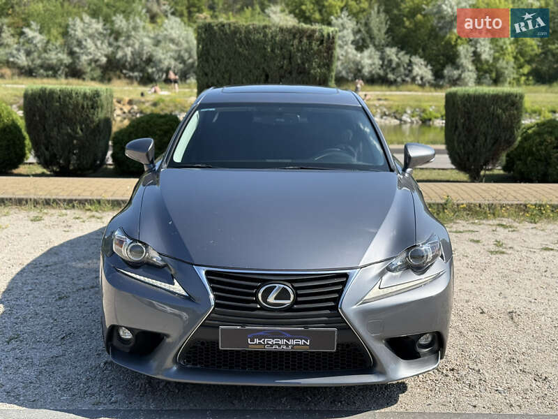 Седан Lexus IS 2016 в Дніпрі