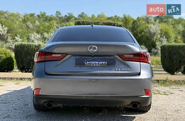 Седан Lexus IS 2016 в 