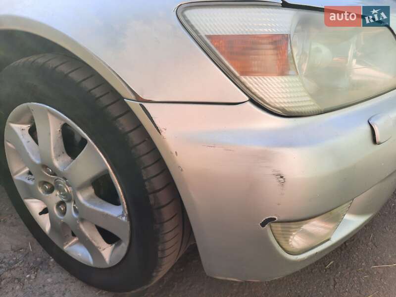 Седан Lexus IS 1999 в Краснограде