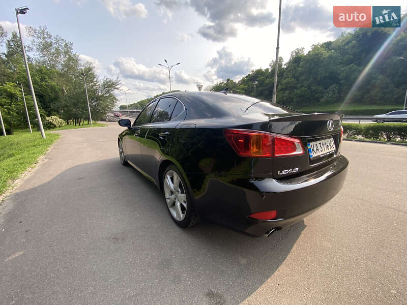 Седан Lexus IS 2008 в Киеве