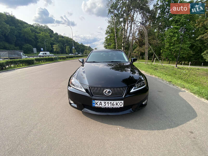 Седан Lexus IS 2008 в Киеве