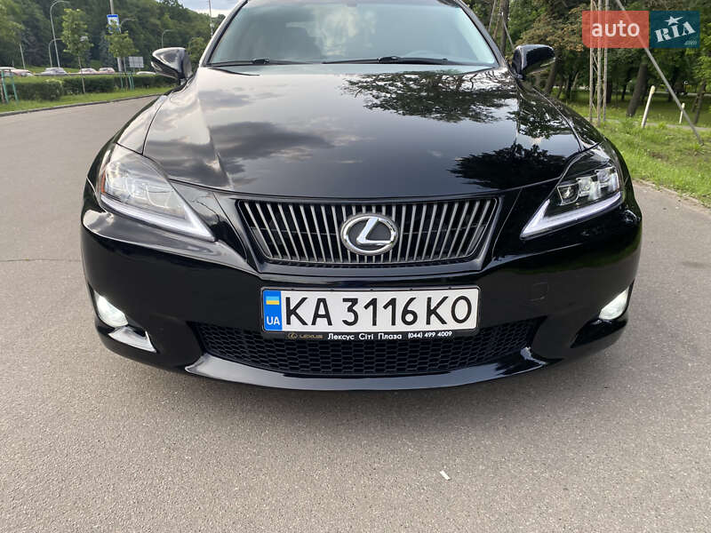 Седан Lexus IS 2008 в Киеве