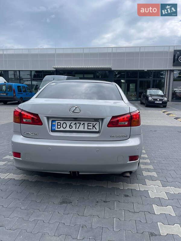 Седан Lexus IS 2006 в Кременце