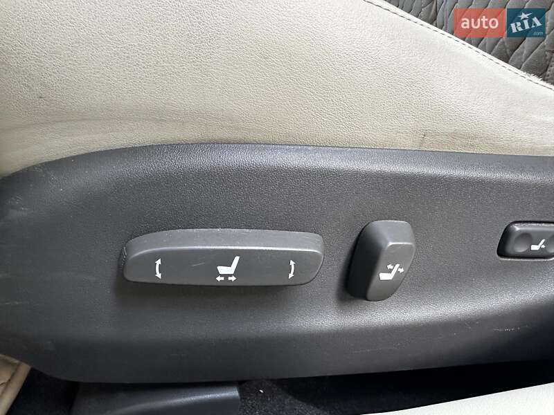 Седан Lexus IS 2011 в Киеве