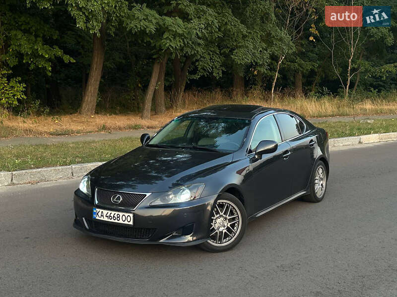 Lexus IS 2005
