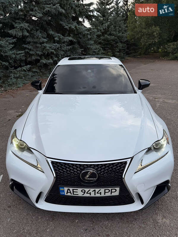 Седан Lexus IS 2017 в Чернигове