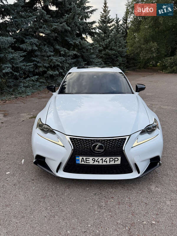 Седан Lexus IS 2017 в Чернигове