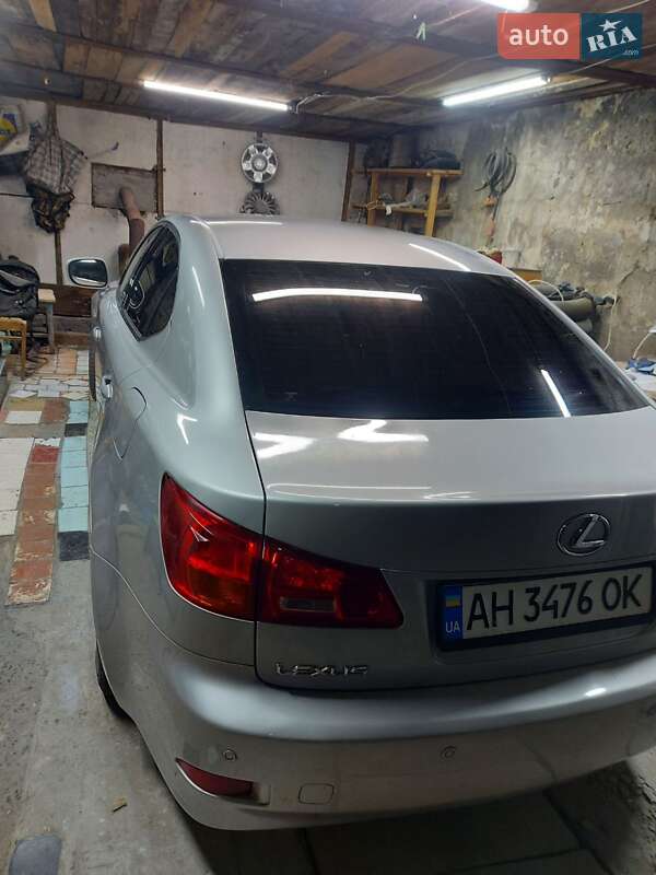 Седан Lexus IS 2005 в Чугуєві