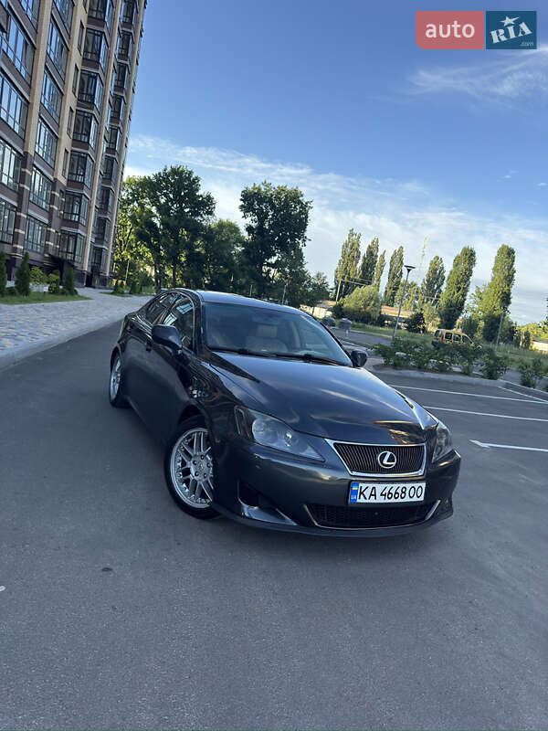 Седан Lexus IS 2005 в Чернігові