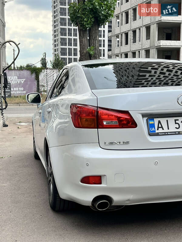 Седан Lexus IS 2008 в Киеве