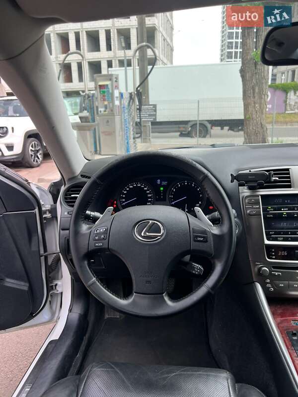 Седан Lexus IS 2008 в Киеве