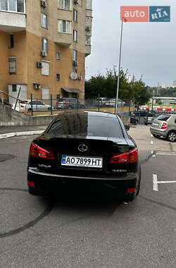 Седан Lexus IS 2005 в 