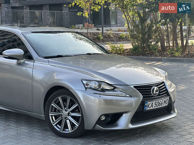 Седан Lexus IS 2014 в Кропивницком