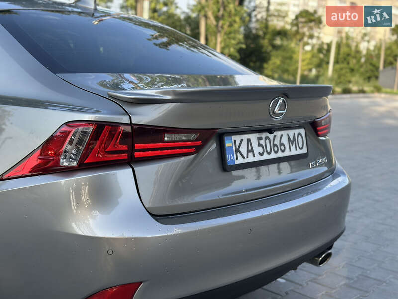 Седан Lexus IS 2014 в Кропивницком