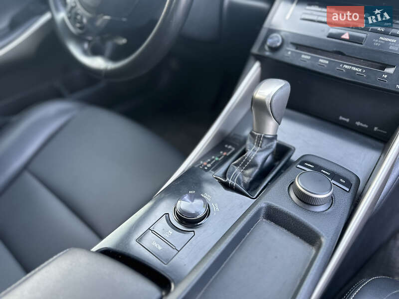 Седан Lexus IS 2014 в Кропивницком