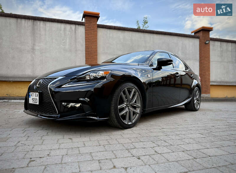Седан Lexus IS 2015 в Ивано-Франковске