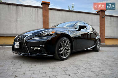 Седан Lexus IS 2015 в 