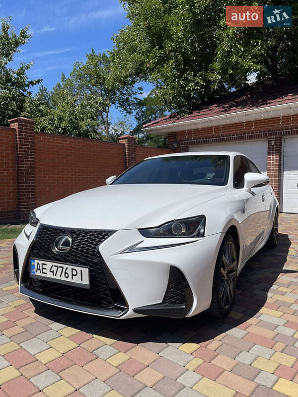 Lexus IS 2017
