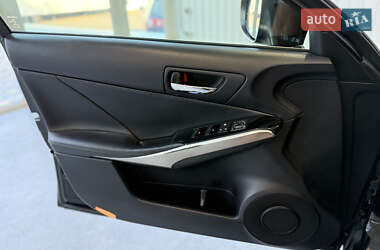 Седан Lexus IS 2014 в 