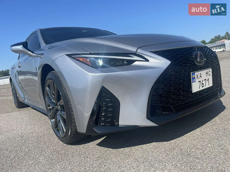 Седан Lexus IS 2022 в Киеве