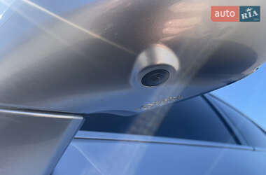 Седан Lexus IS 2022 в Киеве